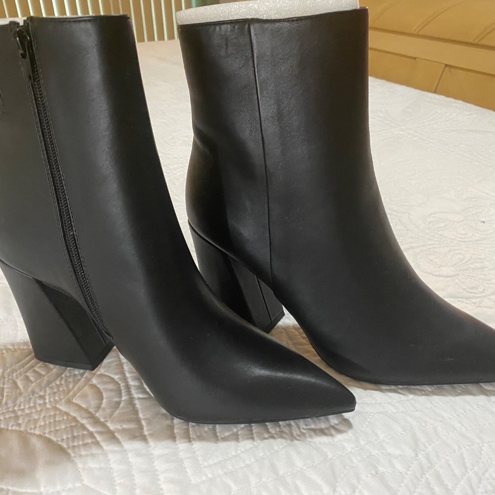 High heeled booties - Picture 4 of 4
